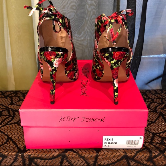 Betsey Johnson Rexie Shootie Peeptoe Heel. - Picture 5 of 8